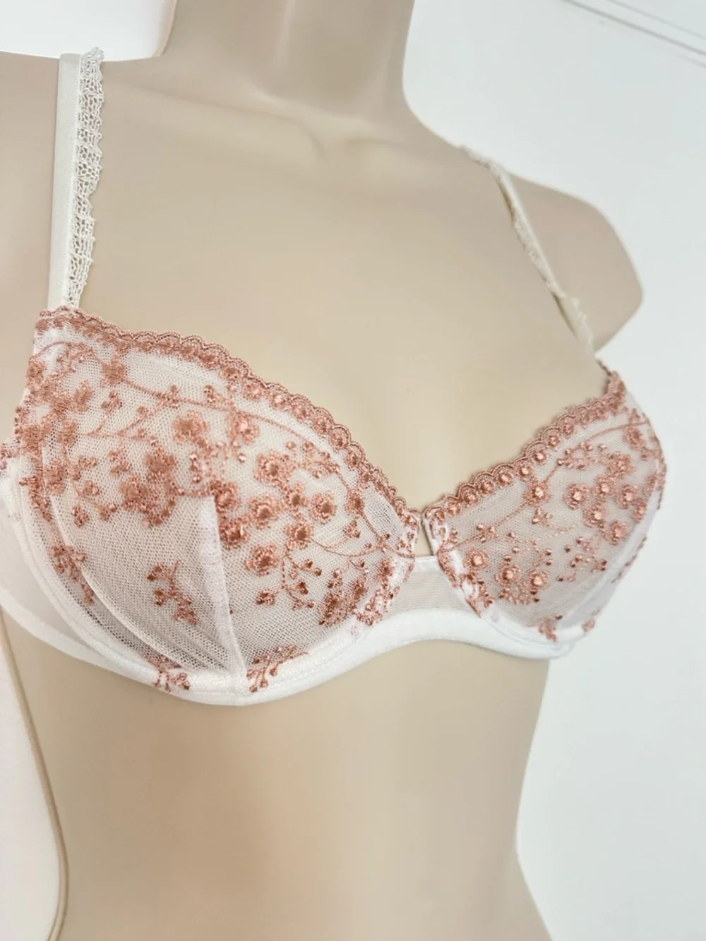 La Perla White and Brown Floral Lace Bra